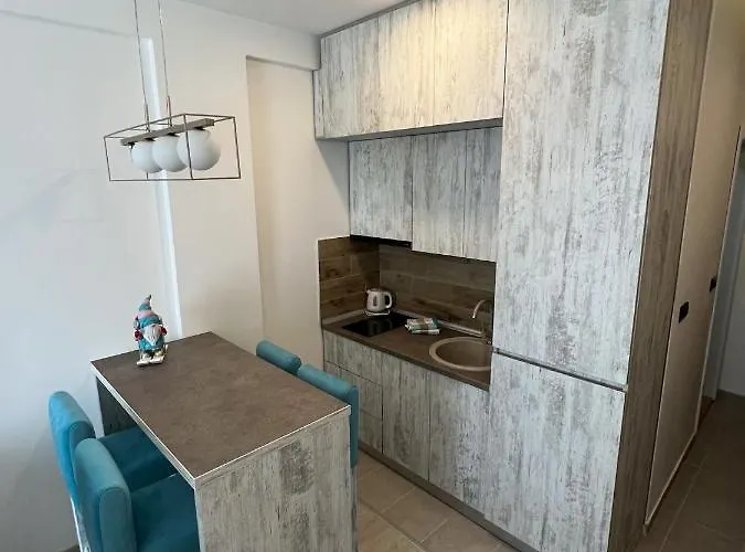 Milmari Golden N Lux 62 *